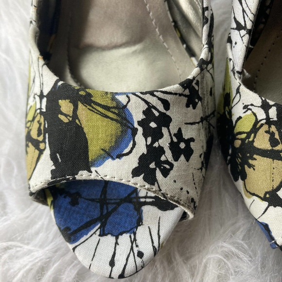 Apt 9 Womens 7M White Blue Green Floral Open Toe Pumps Watercolor Career Work - Picture 3 of 13